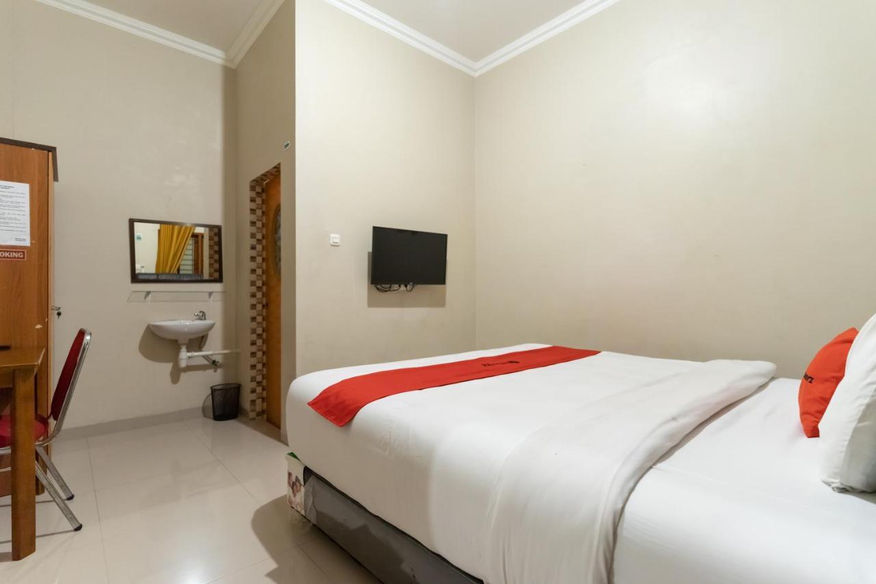 Reddoorz At Joyce Guest House Medan Eksteriør billede