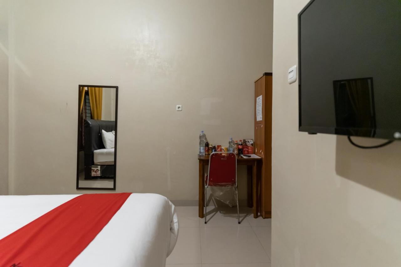Reddoorz At Joyce Guest House Medan Eksteriør billede