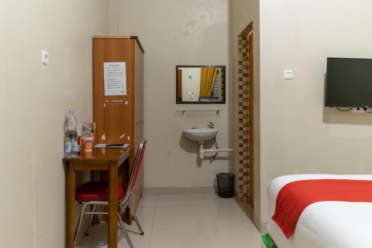 Reddoorz At Joyce Guest House Medan Eksteriør billede