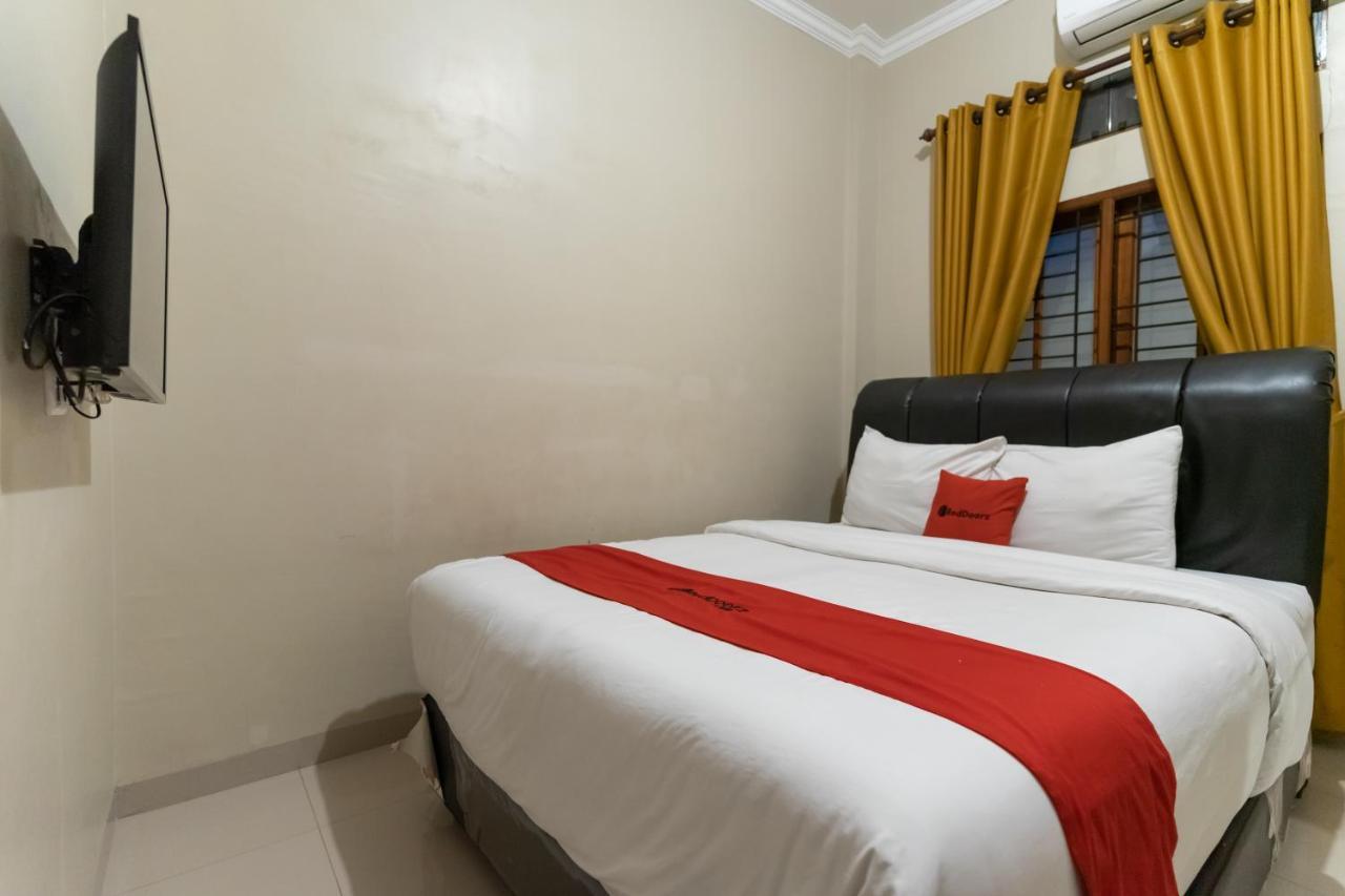 Reddoorz At Joyce Guest House Medan Eksteriør billede
